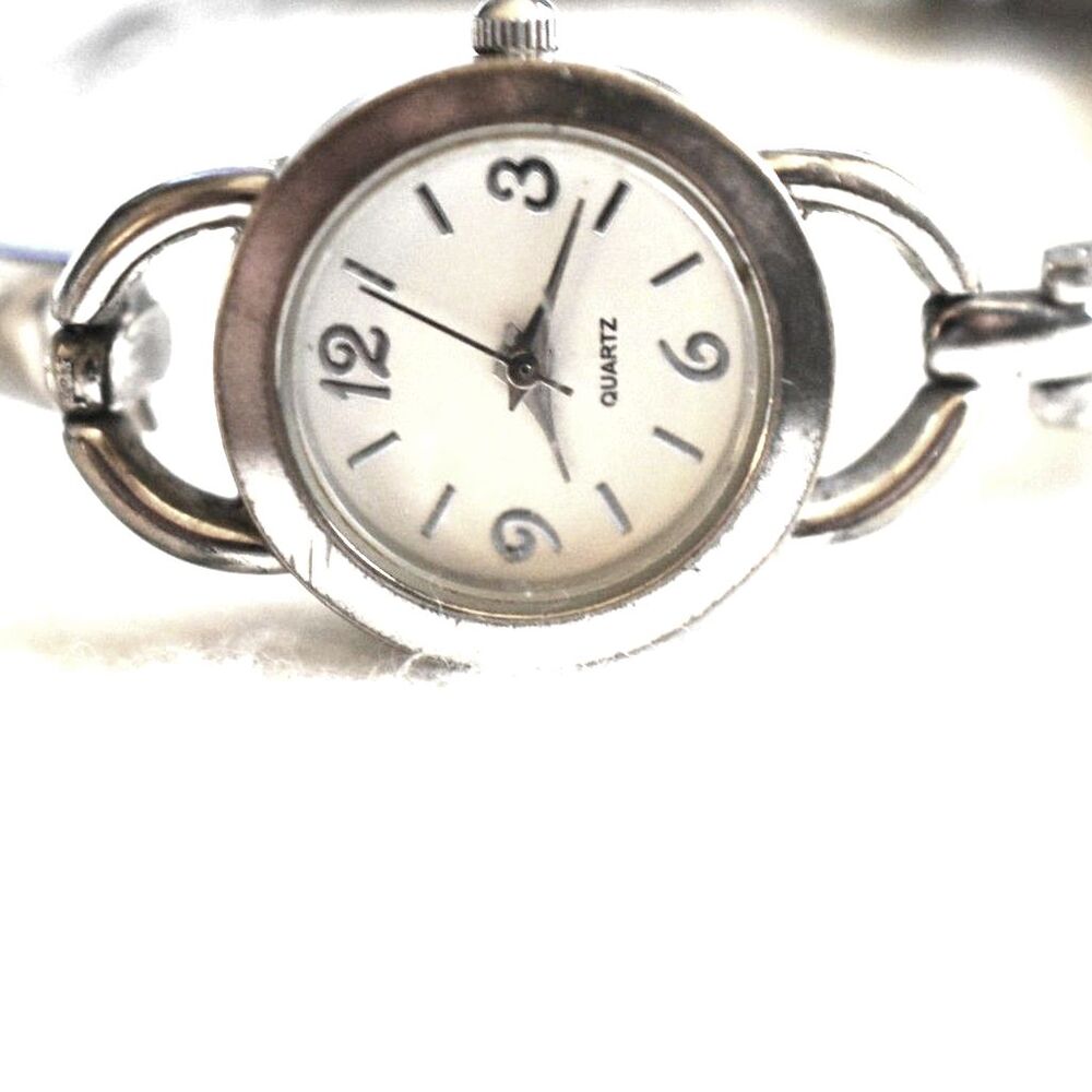 Vintage White Face Silver Tone Link Box Latch Band New Battery Dainty 7" Watch